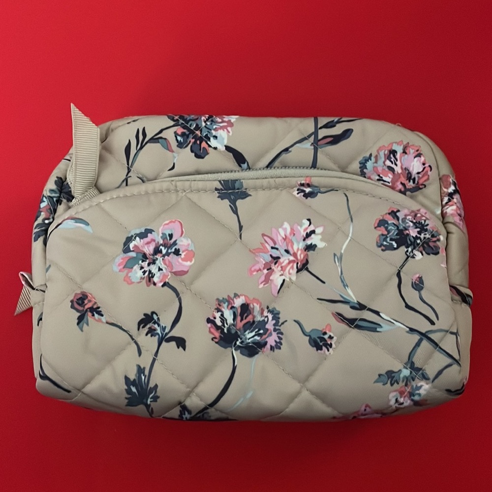 Vera Bradley floral cosmetic bag NWOT - Picture 3 of 4